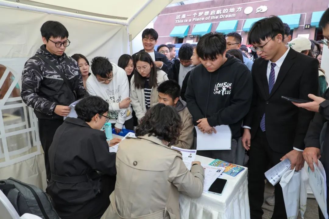 <p>自航的她方 少</p>
<p>这是T6 Placo个o/h Droam</p>
<p>L</p>
