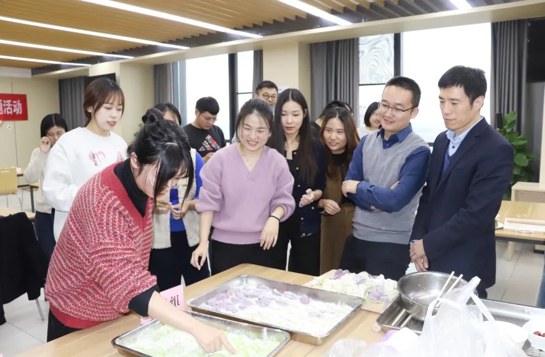 <p>活动</p>
<p>组</p>
