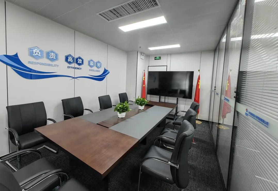 
<table>
<tr><td colspan="2">高效EFENE  最好</td>
<td></td>
<td></td>
<td rowspan="2"></td>
</tr>
<tr><td colspan="2">BCELENE</td>
<td></td>
<td></td>
</tr>
<tr><td></td>
<td colspan="4">)I</td>
</tr>
</table>
