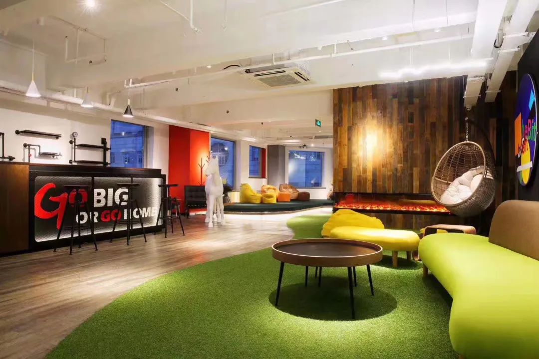 <p>BIG</p>
<p>DIRGCICME</p>
