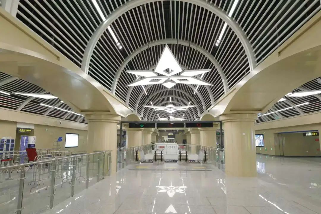 <p>T</p>
<p>个生</p>