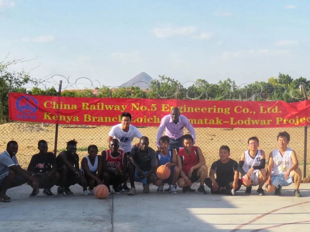 <p>China Railway No.5 ErgineeringCo. Lt</p>
<p>Kenya Branc,Loichmatak-Lodwar Projec</p>
<p>米TLB</p>
