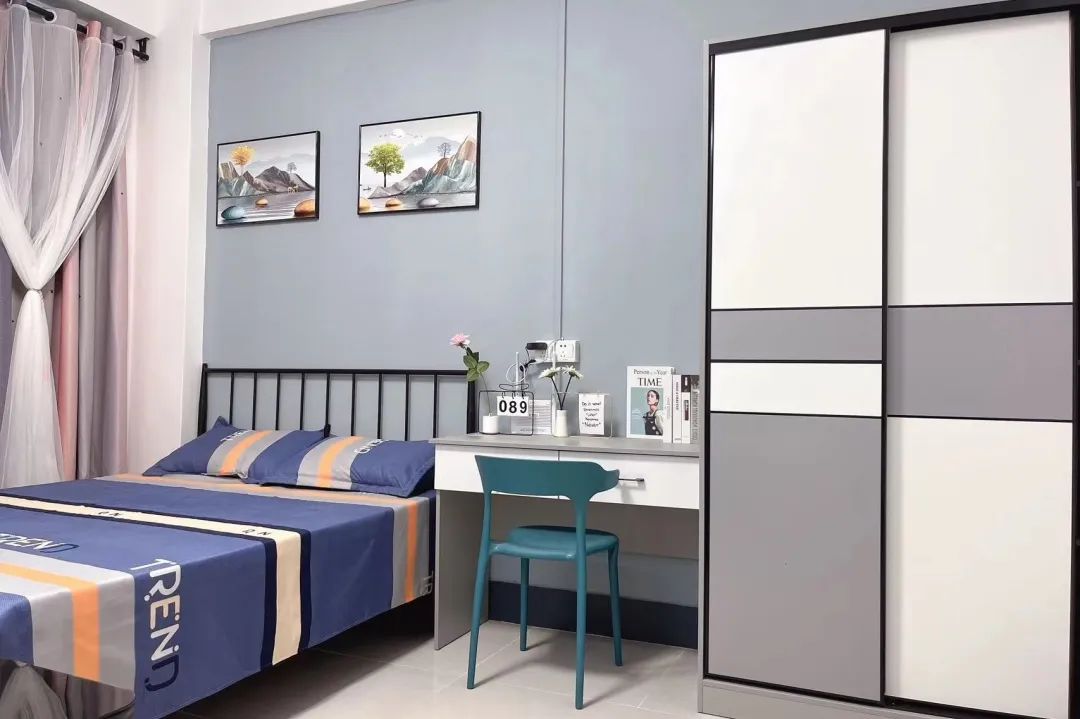 <table>
<tr><td colspan="2"></td>
<td rowspan="3"></td>
</tr>
<tr><td>静</td>
<td></td>
</tr>
<tr><td colspan="2"></td>
</tr>
<tr><td colspan="3">I</td>
</tr>
<tr><td colspan="2">广 hoc PI089 " e 月</td>
<td></td>
</tr>
</table>