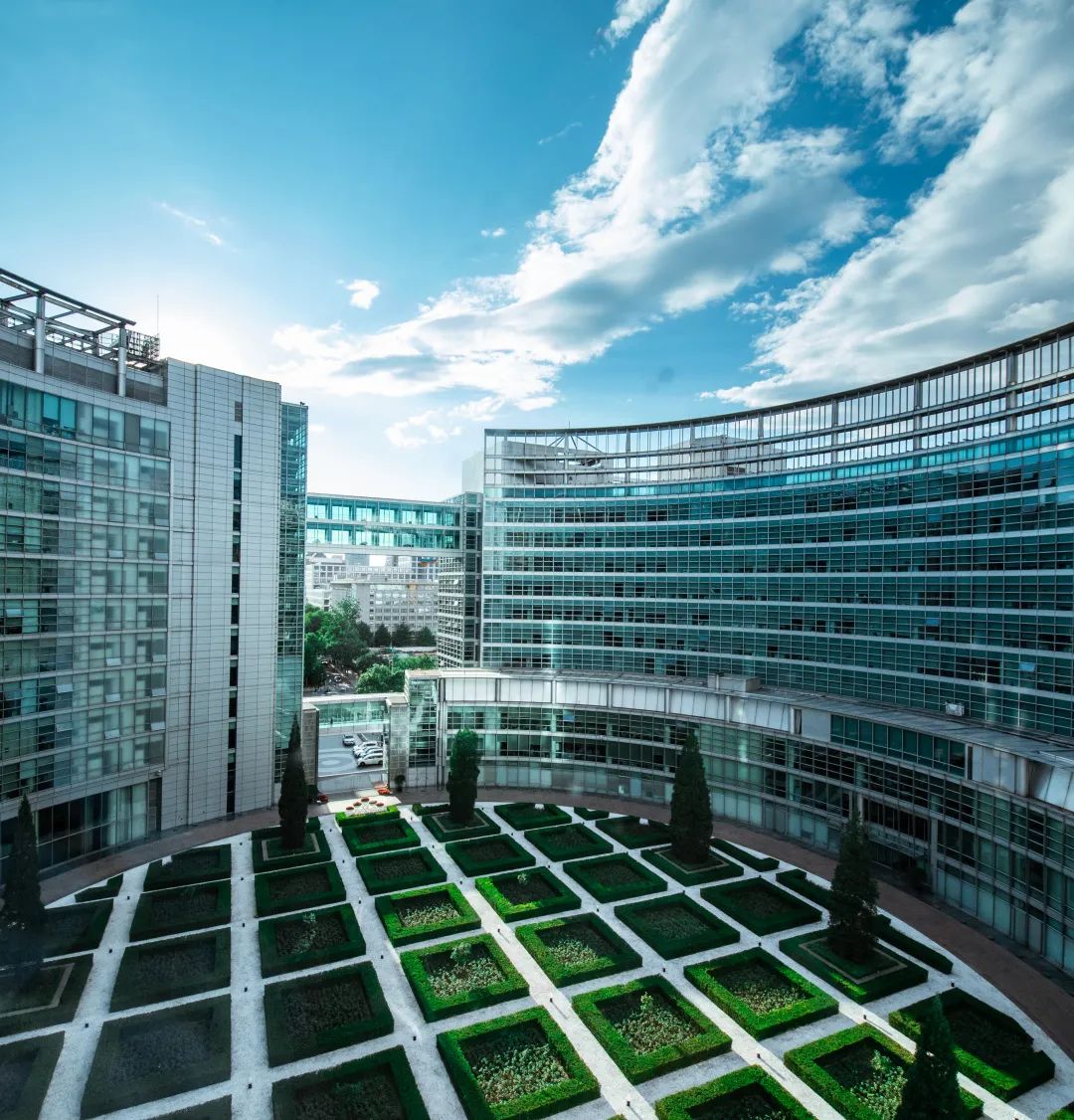 
<table>
<tr><td colspan="6"></td>
<td colspan="4"></td>
</tr>
<tr><td colspan="4"></td>
<td colspan="3"></td>
<td></td>
<td></td>
<td></td>
</tr>
<tr><td colspan="2"></td>
<td></td>
<td></td>
<td></td>
<td rowspan="2"></td>
<td></td>
<td></td>
<td></td>
<td>!</td>
</tr>
<tr><td colspan="2"></td>
<td colspan="3">王</td>
<td colspan="3"></td>
<td>i</td>
</tr>
<tr><td></td>
<td></td>
<td></td>
<td></td>
<td colspan="5">二</td>
<td>i</td>
</tr>
<tr><td></td>
<td></td>
<td></td>
<td></td>
<td></td>
<td></td>
<td></td>
<td colspan="2"></td>
<td>i</td>
</tr>
<tr><td colspan="2"></td>
<td colspan="7">工</td>
<td>F</td>
</tr>
<tr><td colspan="3"></td>
<td></td>
<td></td>
<td colspan="4"></td>
<td>i</td>
</tr>
<tr><td colspan="9">王中五</td>
<td>ii</td>
</tr>
<tr><td colspan="3"></td>
<td></td>
<td colspan="2">☐</td>
<td colspan="2"></td>
<td></td>
<td>F</td>
</tr>
<tr><td colspan="8">五 定</td>
<td colspan="2">I</td>
</tr>
</table>
